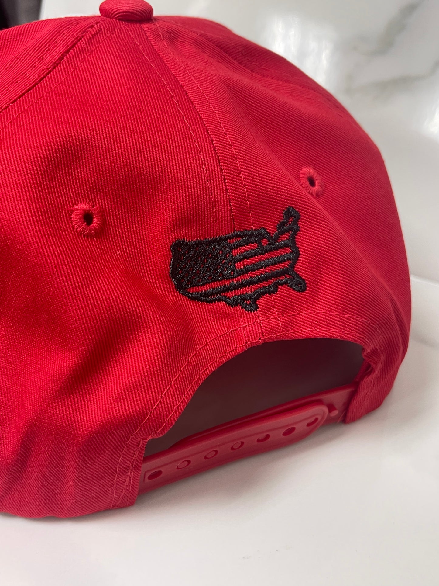 Caps