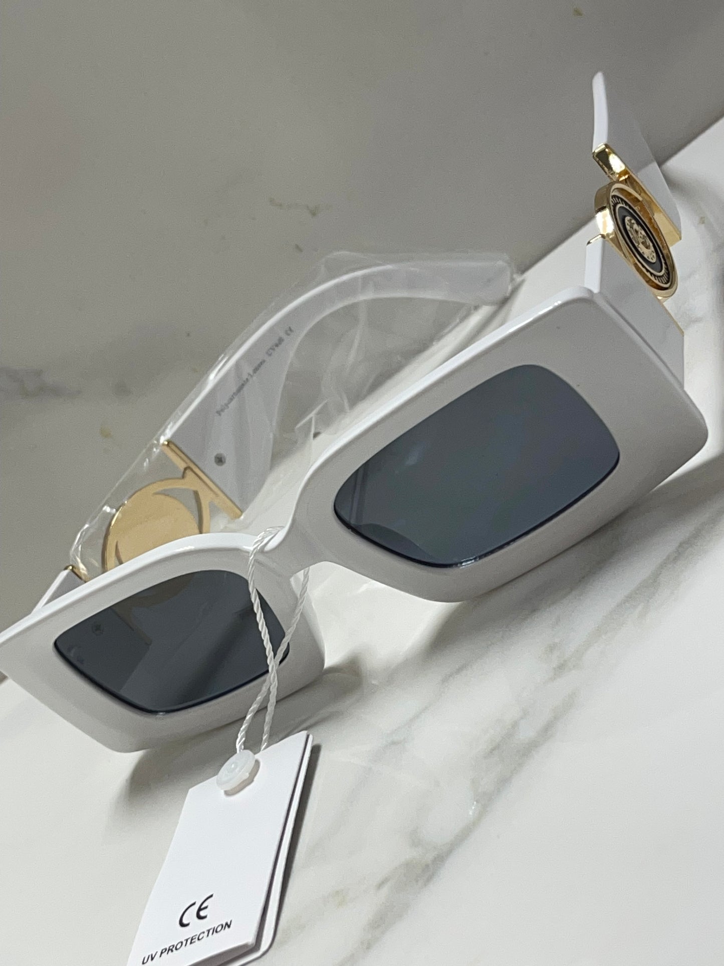 Sunglasses Excellent quality and price shipped fast