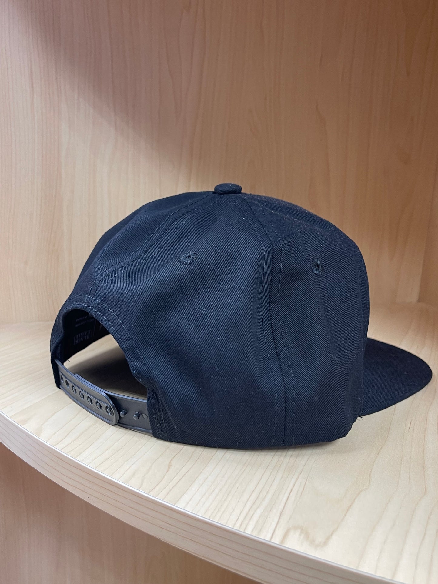 Caps