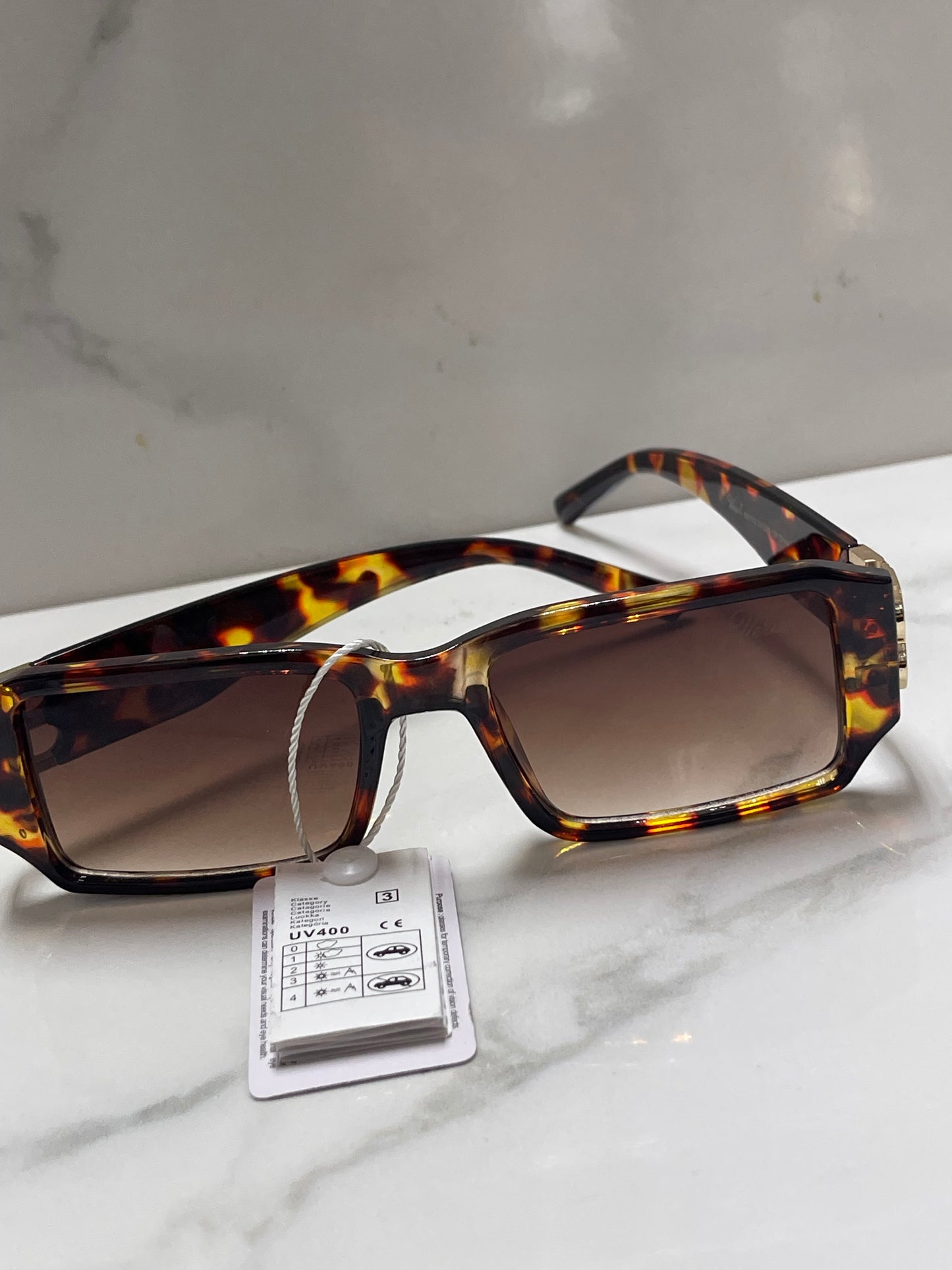 Sunglasses Excellent quality and price shipped fast