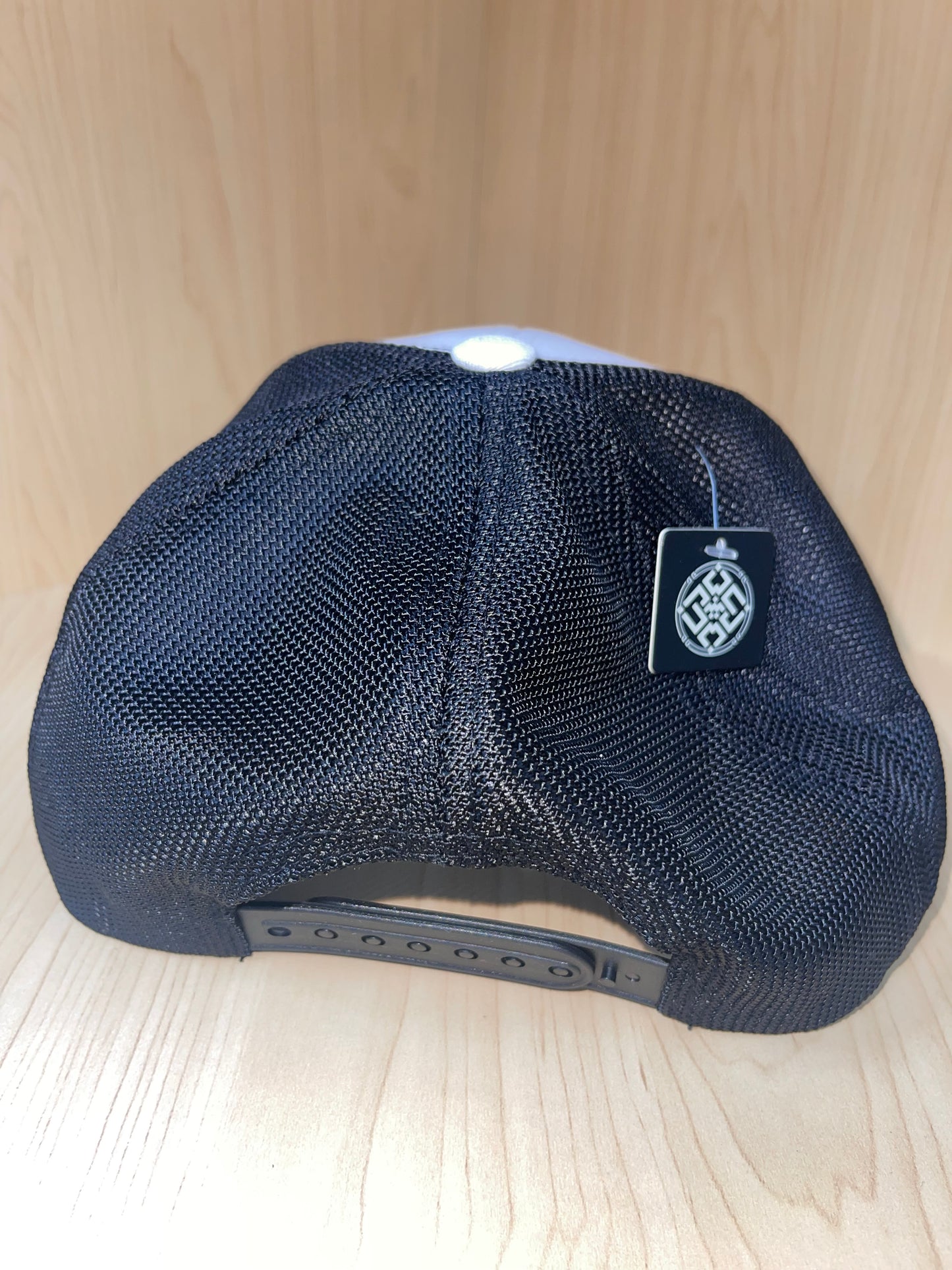Caps
