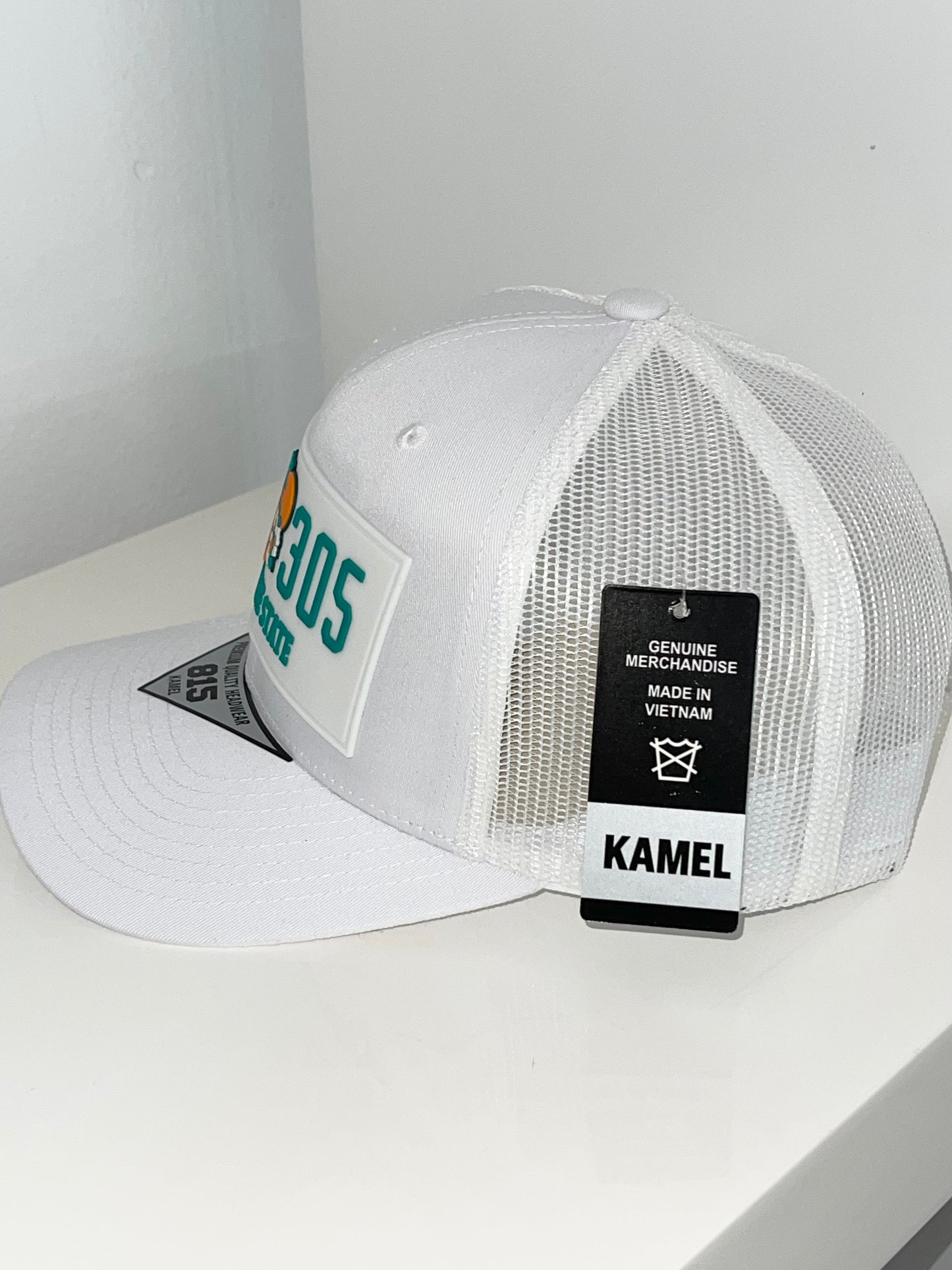 caps