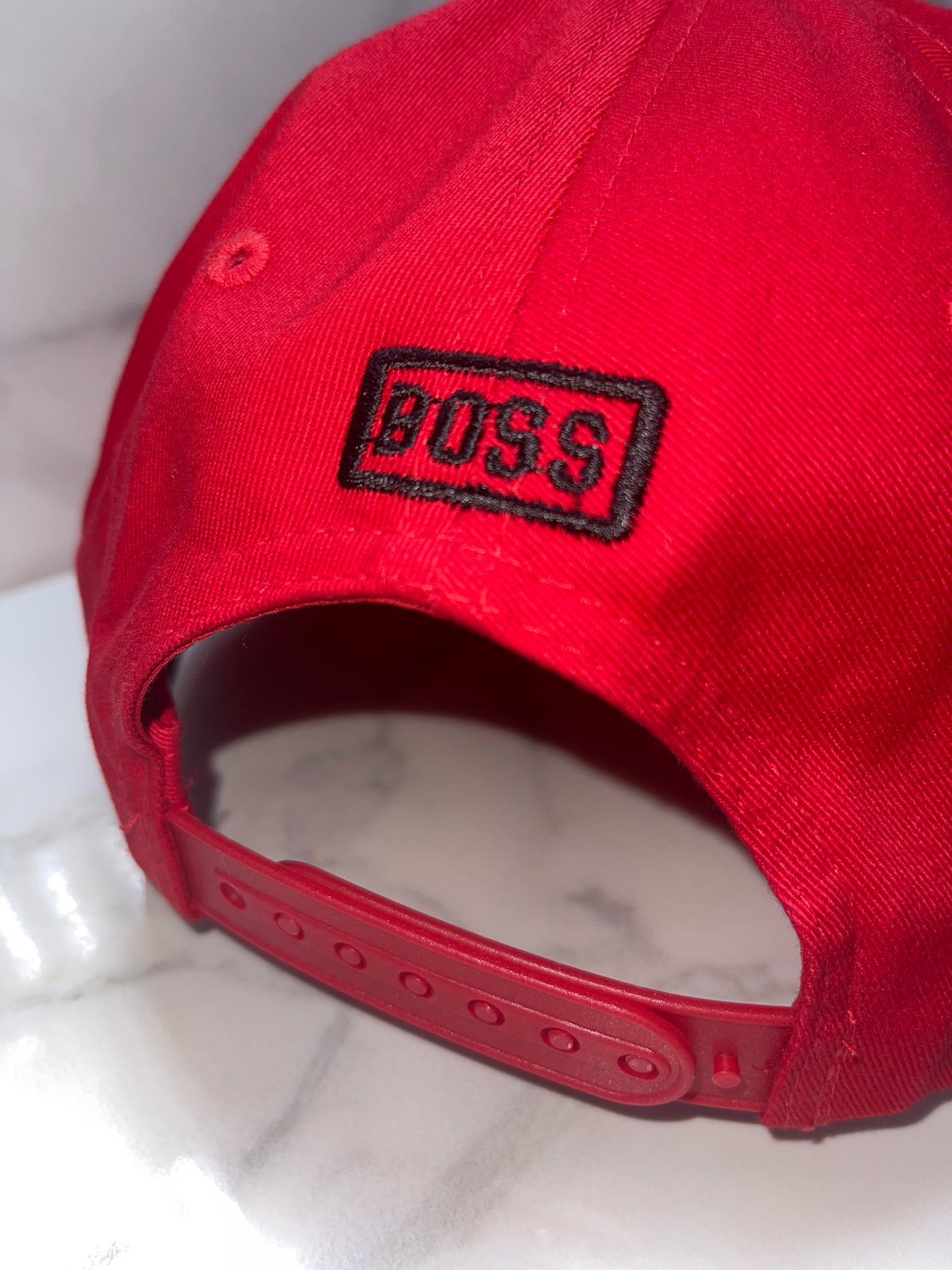 Caps