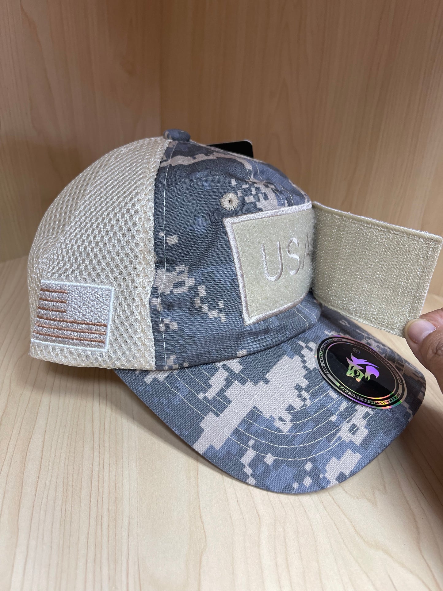 Caps