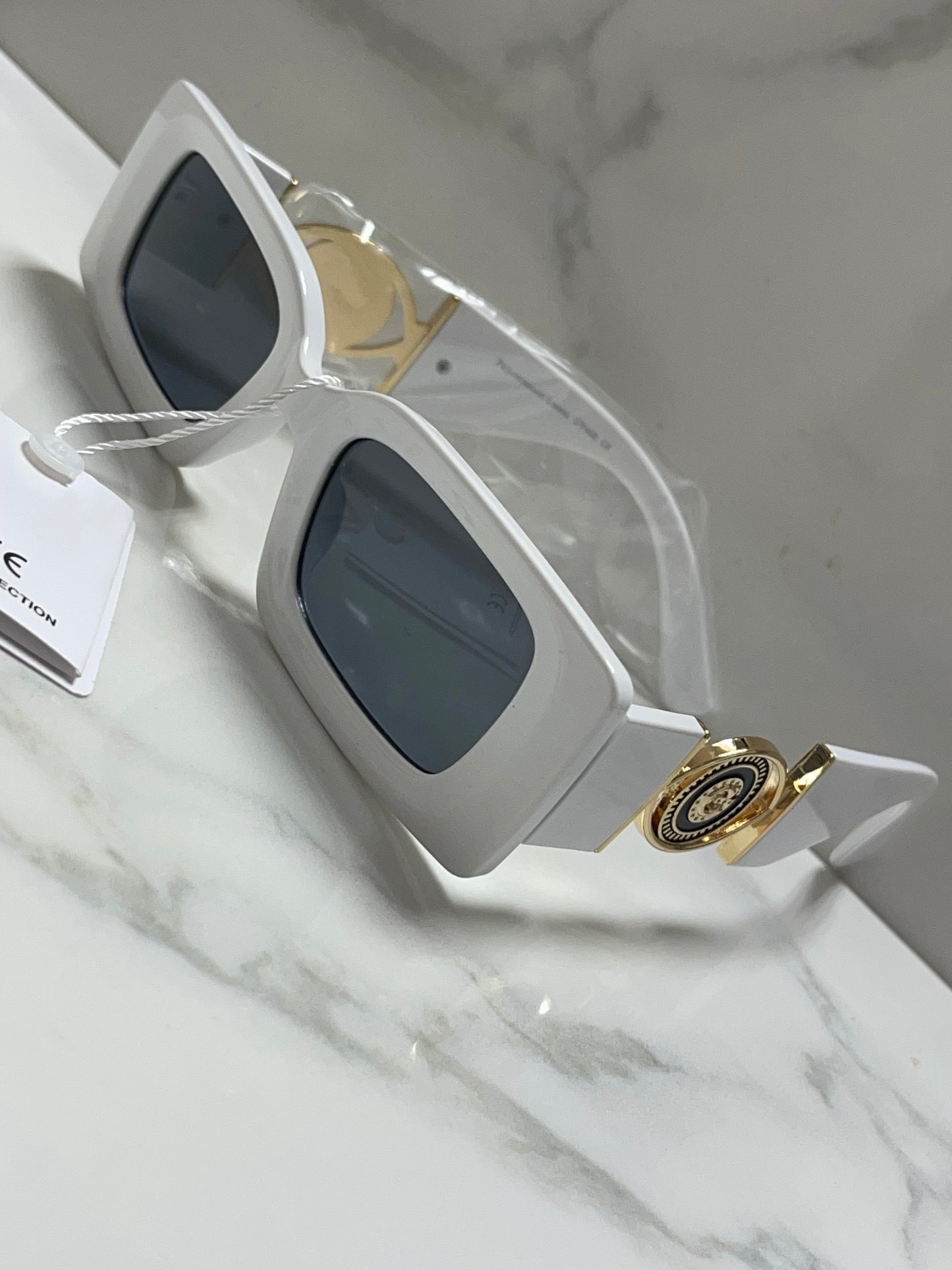 Sunglasses  Excellent quality and price shipped fast